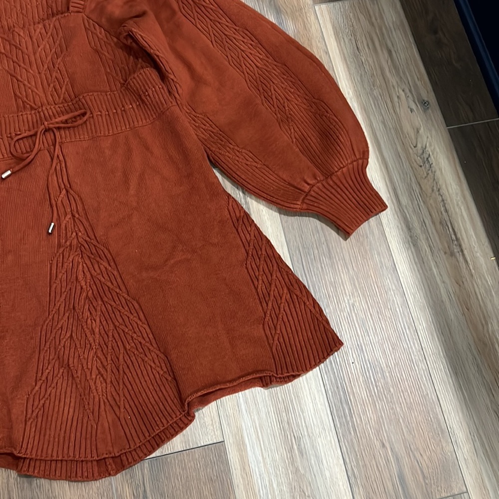 Free people sweater dress with cut out - Picture 9 of 15